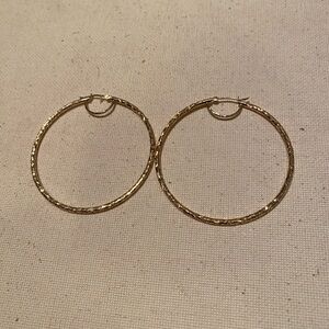 GORGEOUS LARGE SOLID 14K YG PIERCED EARRINGS 2.5 GRAMS